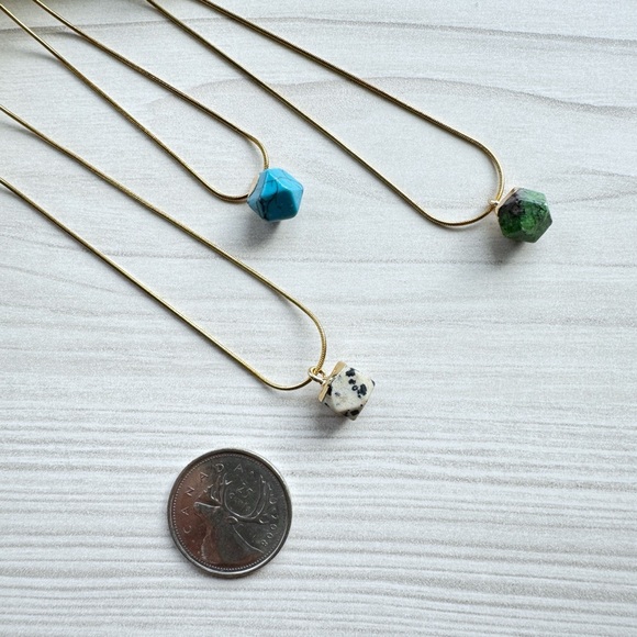 Necklace Gift Set, Natural Crystal Pendant Necklace Set (3 necklaces included) - Picture 8 of 8